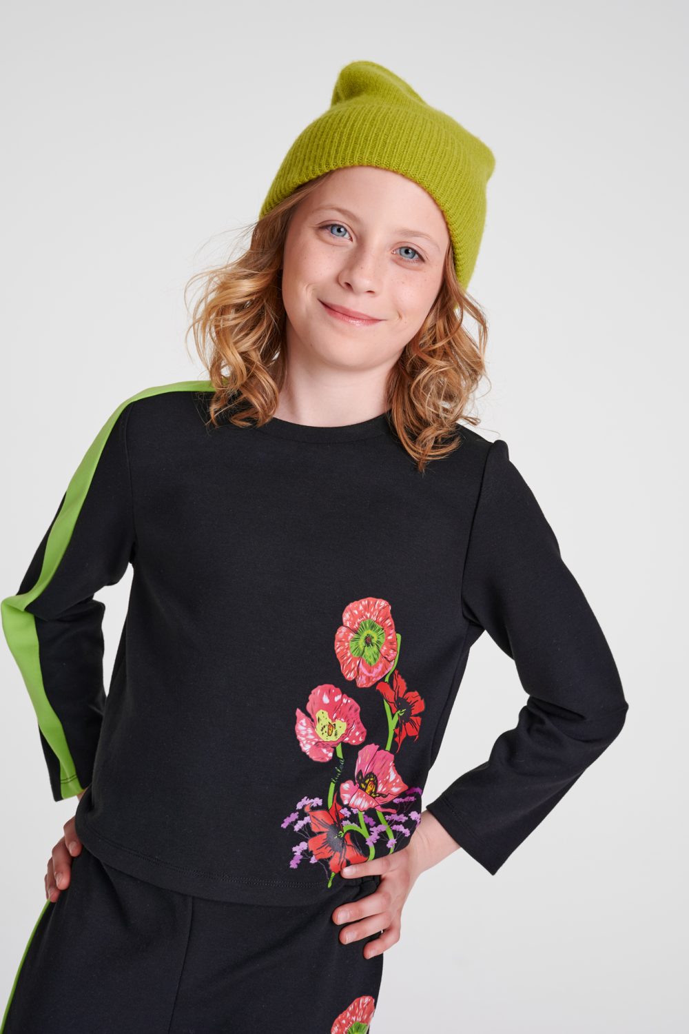 ÇİÇEKLİ SWEATSHIRT