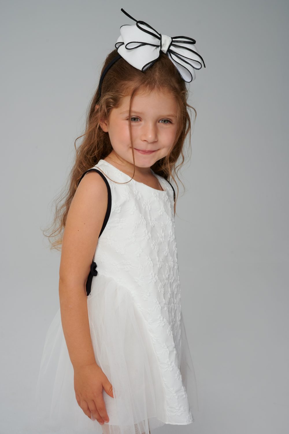 TÜL VE FİYONK DETAYLI BEBEK ELBİSESİ